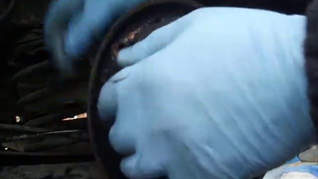 PEUGEOT 107: Brake Shoe Removal смотреть онлайн