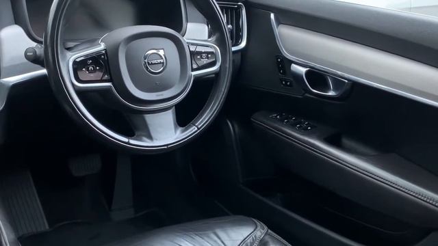17'17 Volvo V90 D4 Inscription 2.0D Auto (8) in Magic Blue смотреть онлайн