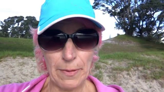 Evidence of Big Foot found on NZ beach! смотреть онлайн