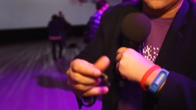 Huawei TalkBand B1 im Hands-on: Fitness-Tracker-Headset-Hybride смотреть онлайн