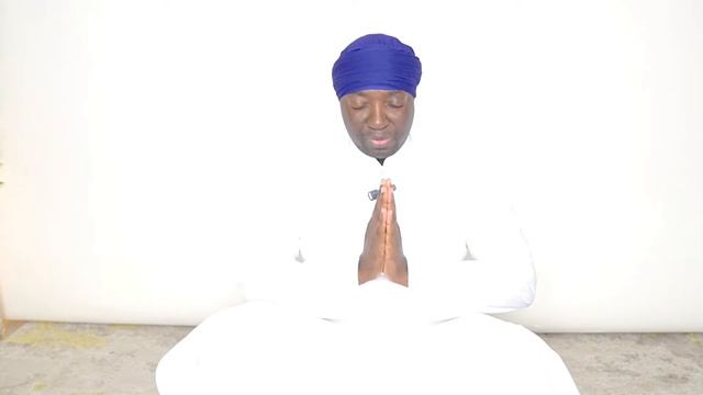 Tune in with Adi Mantra and Mangalacharan Mantra смотреть онлайн