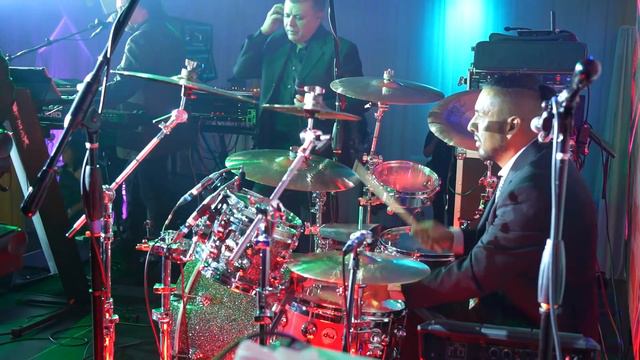 Los Mismos Tour 2022 Drum Cam смотреть онлайн