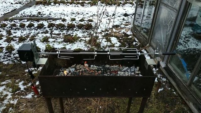 Вертел для мангала с двигателем 5В USB смотреть онлайн