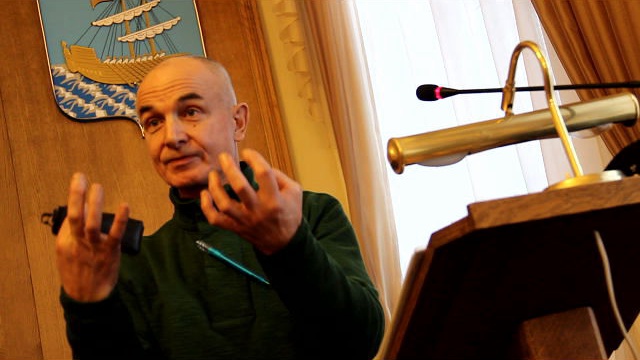 Есть ли старый дюкер выше водозабора вКостроме?Он дырявы... смотреть онлайн