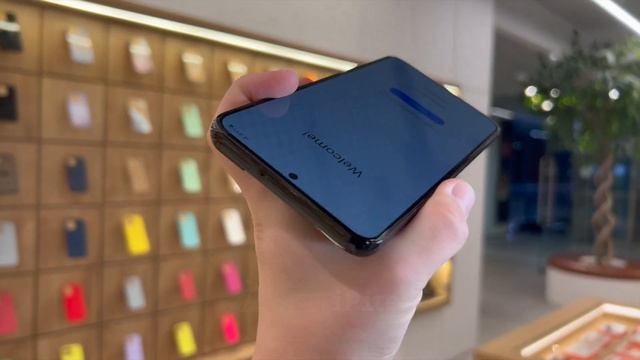 Смартфон Samsung Galaxy S22 Plus Чёрный смотреть онлайн