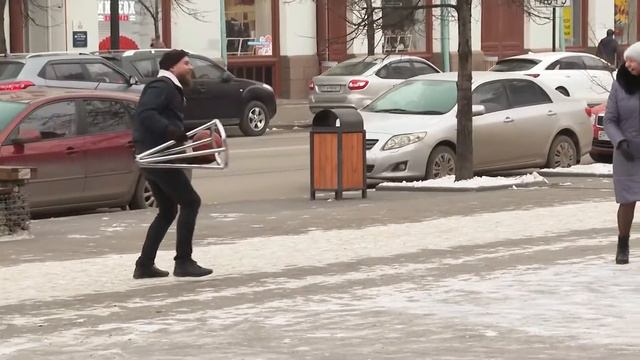 Время экспериментов: играем в баскетбол с прохожими смотреть онлайн