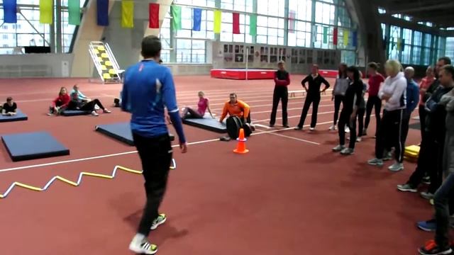 Бег через лестницу 4 смотреть онлайн