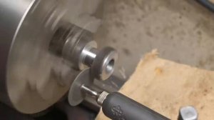 Фрезерное приспособление в резцедержатель токарного - фрезеровка, сверление и шлифовка на ТВ-7(М)