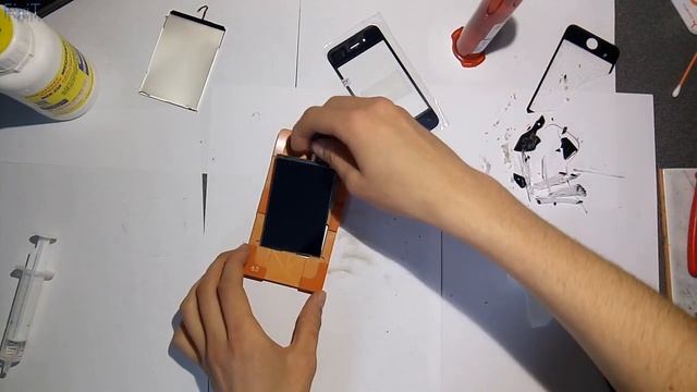 iPhone 4 - замена защитного стекла (LOCA клей) смотреть онлайн