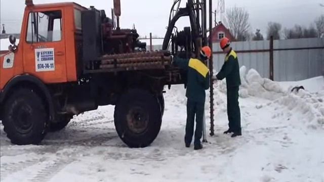 Буровая установка на базе Mercedes Unimog. http://9747411.ru смотреть онлайн
