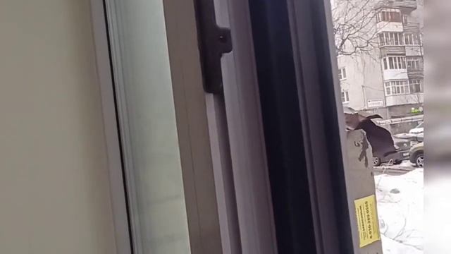 Приехал на диагностику окон и замерять стеклопакет. Алюминиевые окна регулировать, стекло менять смотреть онлайн