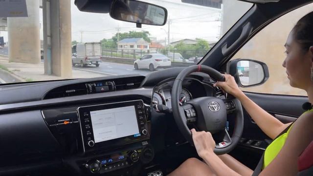 Test Drive พาทุกท่านมาลองขับ Toyota Hilux Revo 2.8 GR Sport AT 4WD ราคา 1,276,900 บาท หล่อมาก смотреть онлайн