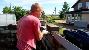 Строим стены из пескоблоков, дверной проем.