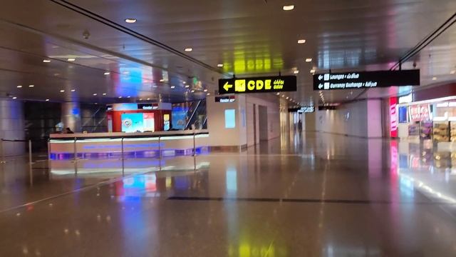 Hamad International Airport, Doha, Qatar walk around Duty Free shops Orxy Hotel смотреть онлайн