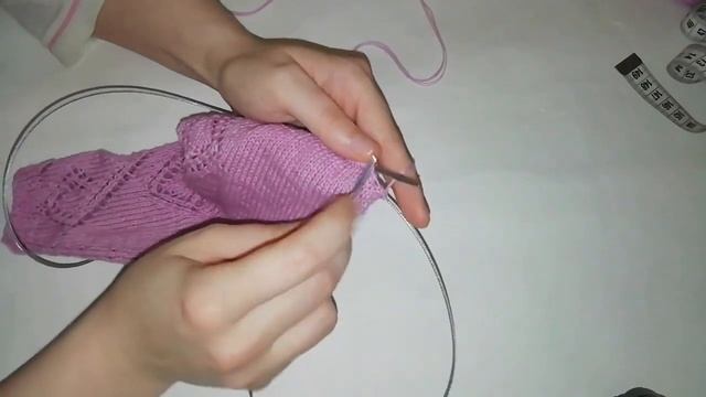 КАРДИГАН из БОБИННОЙ ПРЯЖИ. ЧАСТЬ 4: Рукав с незаметными прибавками смотреть онлайн