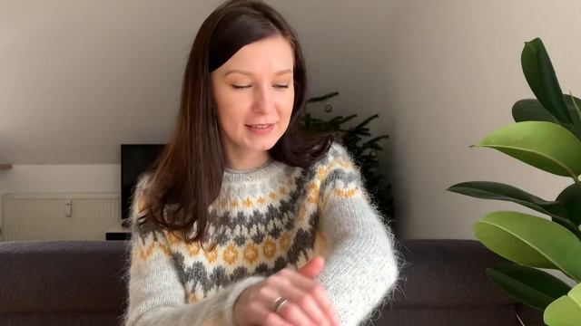 Вязальный влог: довязала Lopi, пеку печенье, наша елка, новые процессы, прогулка у крепости смотреть онлайн