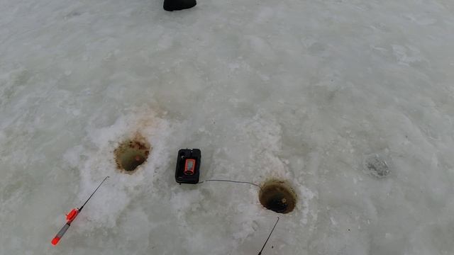 рыбалка в палатке зимой с ночевкой - болтявое закрытие зимнего сезона на Десногорском водохранилище смотреть онлайн