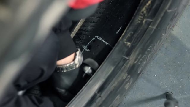 Ремонт грузовых бескамерных шин с помощью универсальных грибков ТЕСН методом холодной вулканизации. смотреть онлайн