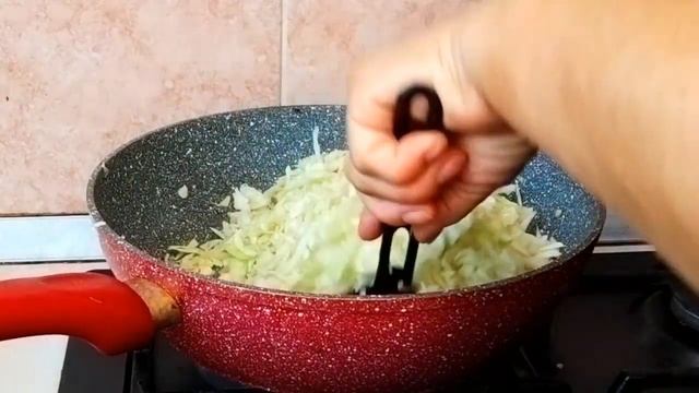 ОЧЕНЬ БЫСТРЫЙ И ВКУСНЫЙ РЕЦЕПТ ЖАРЕНОЙ КАПУСТЫ смотреть онлайн