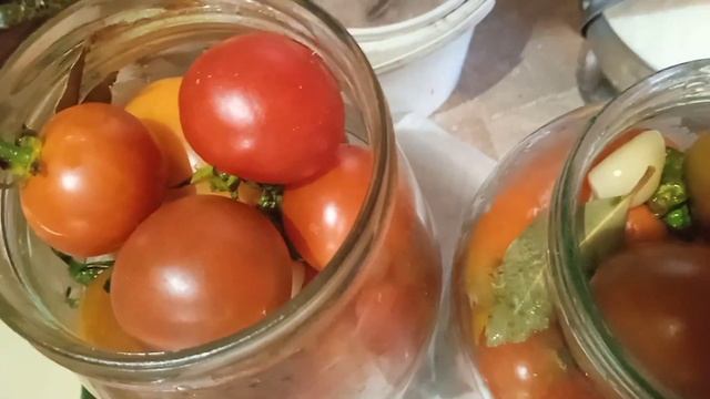 Помидоры маринованные без уксуса, в яблочном рассоле смотреть онлайн