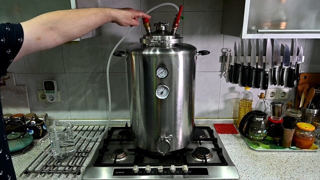 ЦЫПЛЕНОК в СОБСТВЕННОМ СОКУ в автоклаве WEIN. Выпуск №899 смотреть онлайн