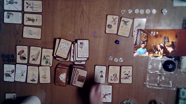 Играем в настольную игру Манчкин \ Playing the board game Munchkin смотреть онлайн