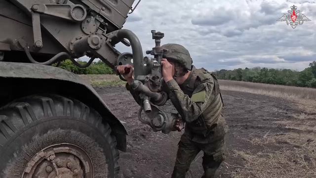 🔥 Накрыли «Градом» В ходе выполнения поставленной задачи расчет РСЗО «Град» отработал по вражеско смотреть онлайн