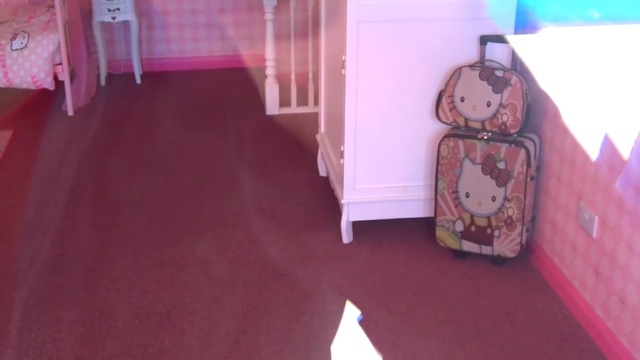 ВЛОГ в парке кошечки HELLO KITTY Машинки Хелоу Китти и много подарков мороженое Видео для детей смотреть онлайн