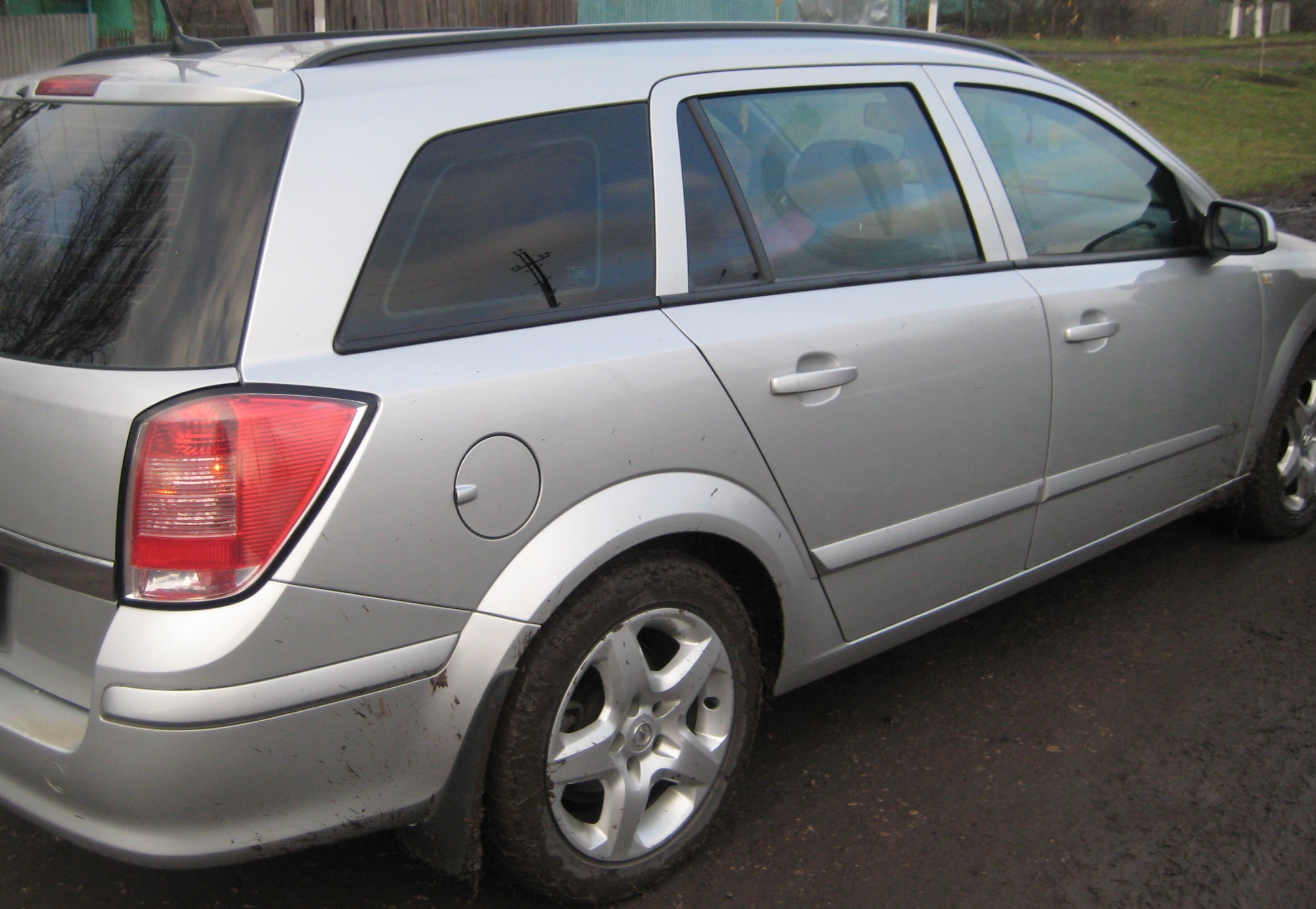 Не открывался бак. Ремонт. Opel Astra H