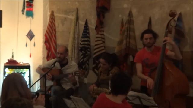 AmbAres Ares Gratal: saxophone voice Chema Gracia guitar voice Gonzalo Pinan Bass.Film Albert Rall смотреть онлайн