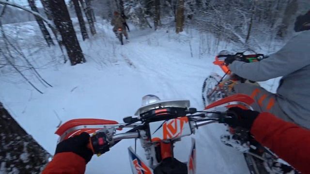 Эндуро прогулка на мотоциклах Три Kayo, Kawa, KTM смотреть онлайн