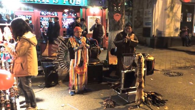Вот такие гости в Краснодаре в праздничный вечер. С днём рожденья, Краснодар. смотреть онлайн