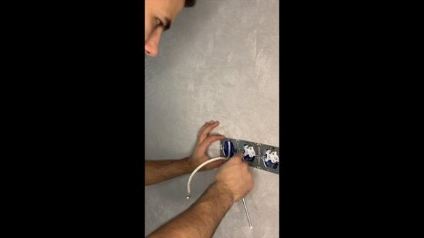 Монтаж телевизионной розетки Glossa shneider electric