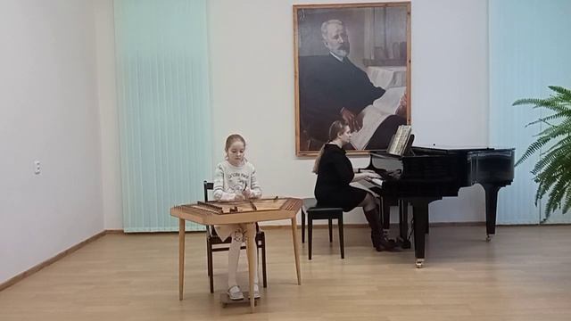 Юшкевич Мария, 9 лет Мостовская ДШИ Бел. нар. песня "Кацилася чорна галка" обр. А. Богатырева смотреть онлайн