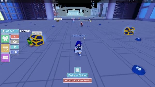 WASTING MY MONEY ON ROBLOX FAME SIMULATOR! смотреть онлайн