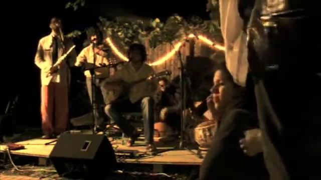 Andrea Gianessi - "Prima delle Sabbie" live @ Fienile Fluò смотреть онлайн