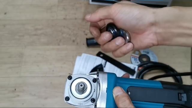 Máy mài góc Makita 840w 9556HP/Công tắc bóp /Thái Lan Sản xuất/ Giá 1.210.000đ смотреть онлайн