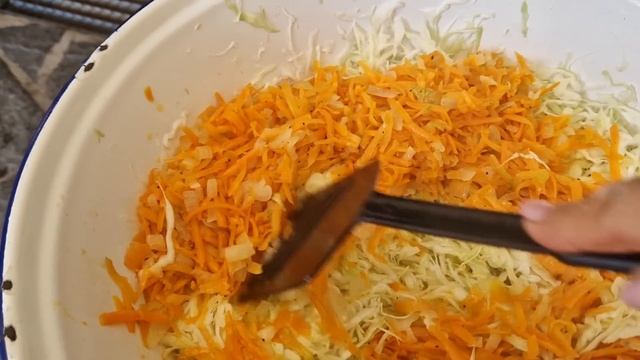 Попробуйте, очень вкусно ! Перец фаршированный капустой по молдавски. смотреть онлайн