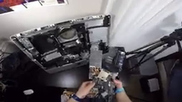HOW TO: Upgrade The CPU from an Intel Core i5 to an Intel Core i7 on a Mid-2011 21.5inch iMac смотреть онлайн