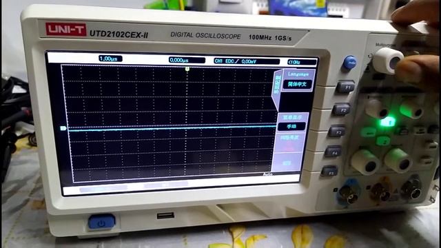 UNI-T UTD2102CEX-II Digital Oscilloscope 2CH 100MHz- Review en español (configuración básica) смотреть онлайн