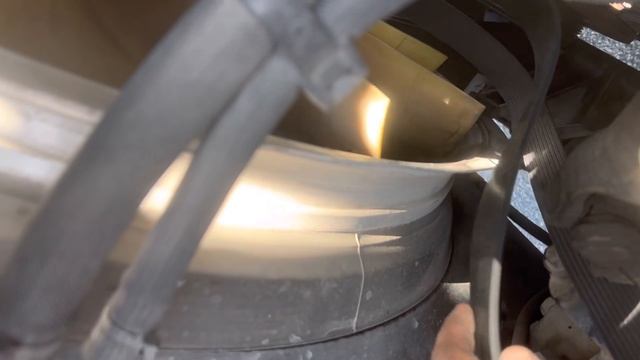 Volvo VAH D11 fan belt change part 3 смотреть онлайн