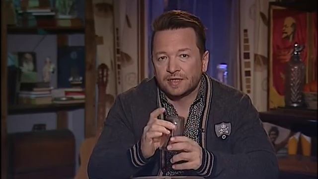 Владимир Глазунов читает стихи Ах Астаховой "Есть на свете большое горе..." смотреть онлайн