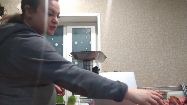 КОРМЛЕНИЕ КОШЕК МЯСОМ: почему, как, чем. КОРМ или МЯСО: чем лучше и дешевле смотреть онлайн