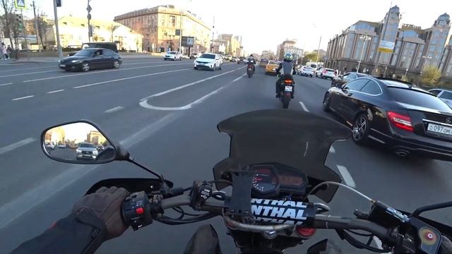 POV: Мотопрохват втроём ВДНХ - Набережная Kawasaki ER-6n vs Kawasaki ER-4f vs Shineray Fireguard 25 смотреть онлайн