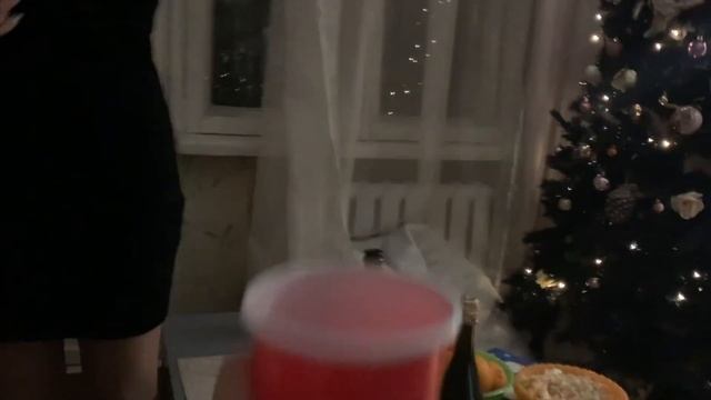 КАК МЫ ВСТРЕТИЛИ НОВЫЙ 2020 ГОД х танцы, подарки, шрек? смотреть онлайн