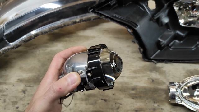 Как улучшить свет фар на Mitsubishi Outlander 3 тюнинг фар установка светодиодных Bi Led линз смотреть онлайн