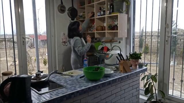 Borş və İspanaglı, qıymalı dügü - борщ и шпинат с рисом. смотреть онлайн
