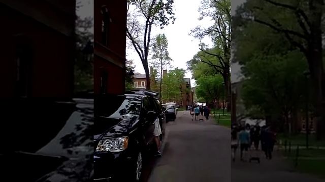 Parking in Harvard Yard смотреть онлайн