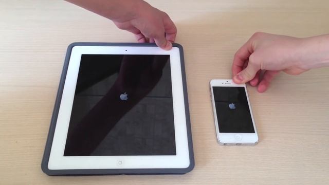 iPad 4 vs iPhone 5 - Boot Test смотреть онлайн