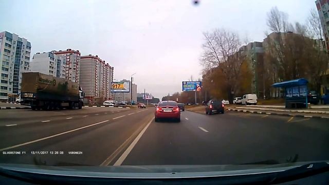 Шевроле О853СМ36 через сплошные на 60 Армии смотреть онлайн